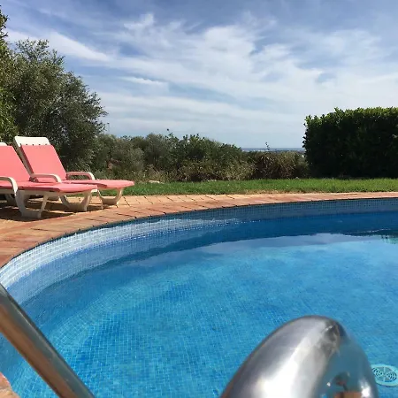 Dom wakacyjny Quiet With Pool